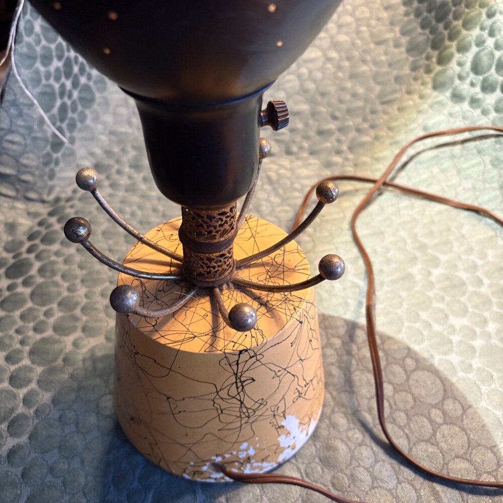 Retro Lamp - Picture 4 of 4